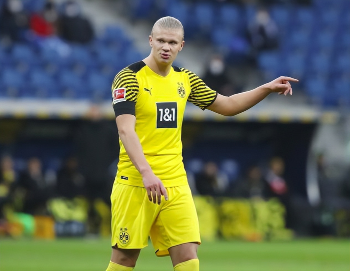 包含里程碑夜深圳男篮官宣签约；欧冠今晨刷纪录；底气十足；临场指挥获称赞的词条