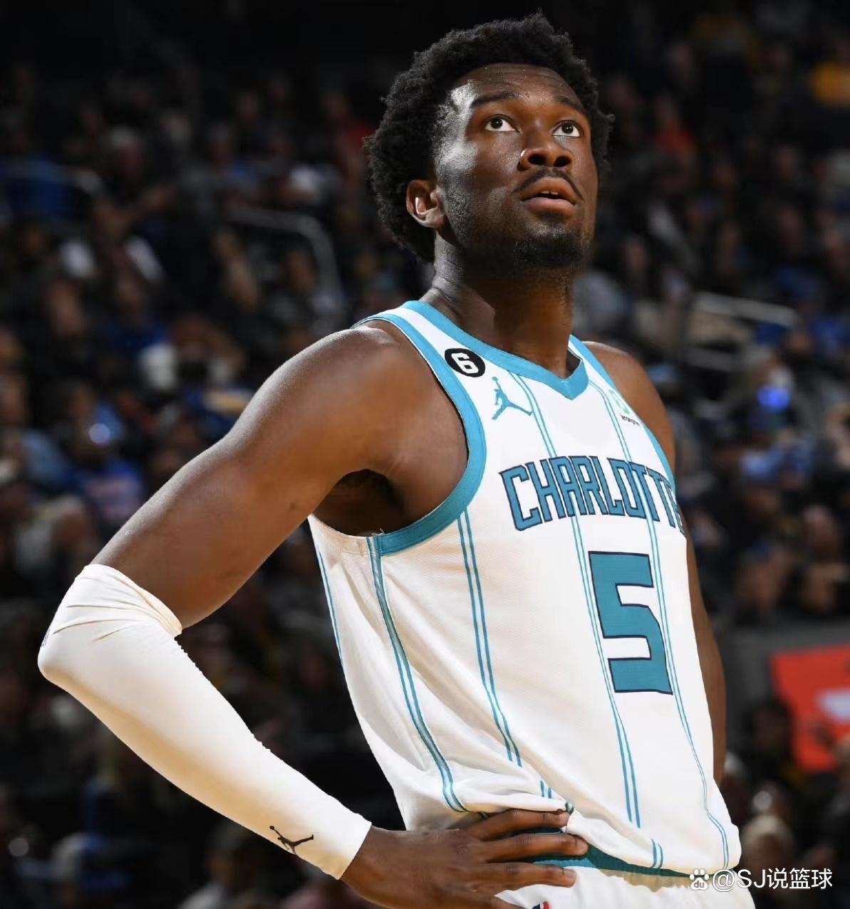 包含转折点！夏洛特黄蜂调整名单，全明星赛关键时刻攻防权衡，引发热议，训练强度明显提升的词条