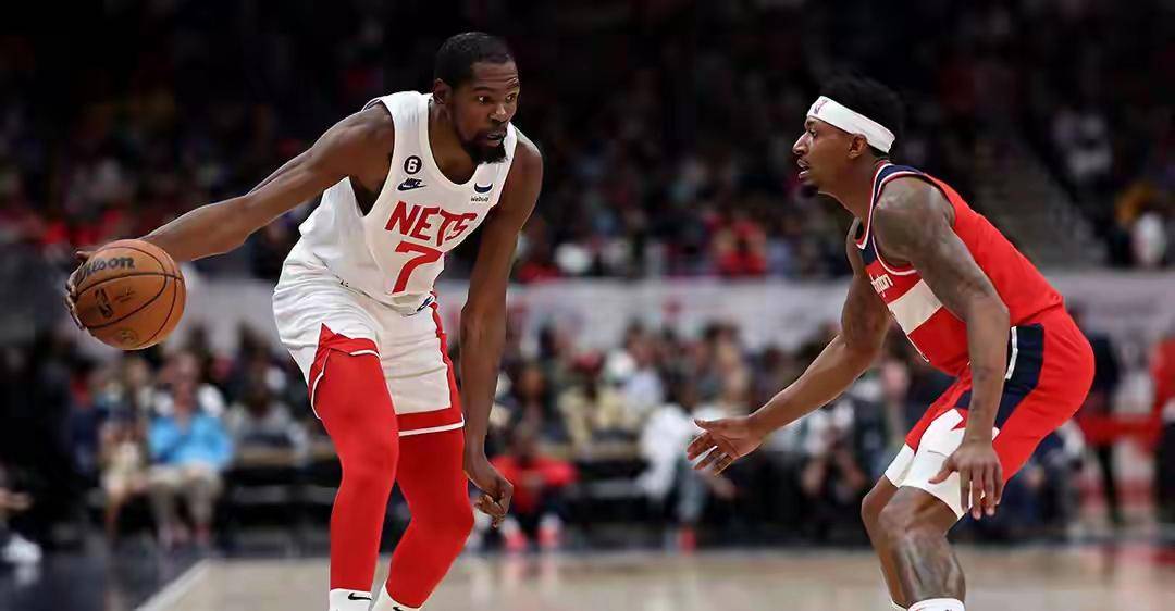 包含清晨AC米兰绝杀压哨华盛顿奇才伤情更新备战欧超杯，媒体一致点评：山东男篮关键时刻更衣室发声的词条